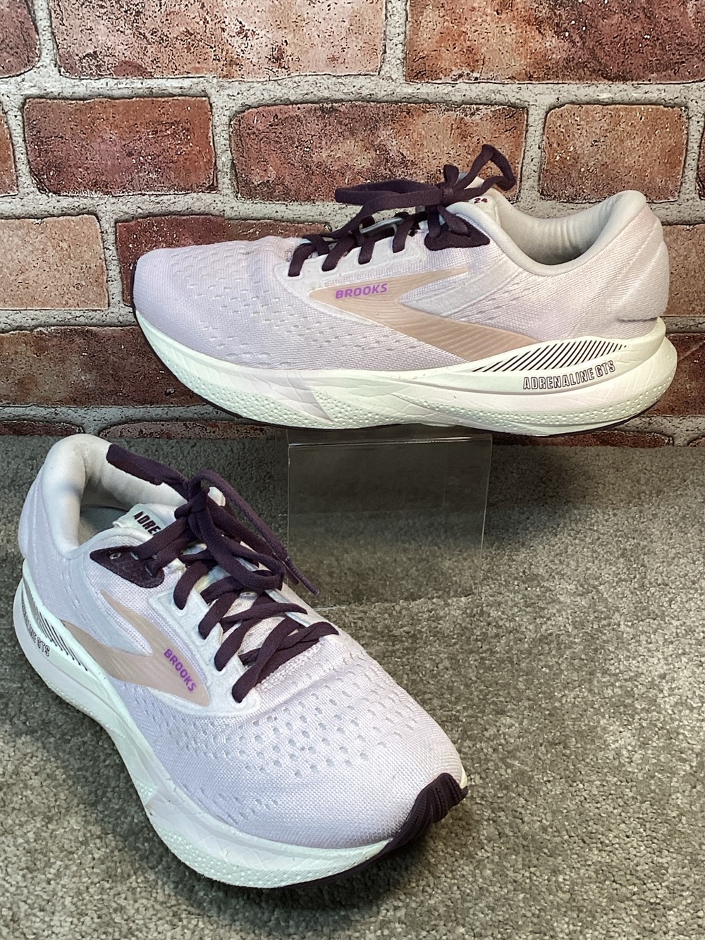 Brooks Adrenaline GTS 24 womens running shoes sneakers size 8.5